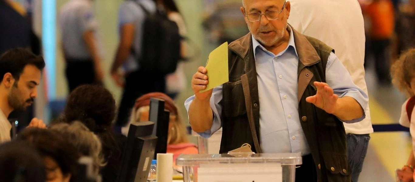 Τουρκικές εκλογές: Σύλληψη 3 παρατηρητών του γαλλικού Κομμουνιστικού Κόμματος – Ψεύτικοι λέει το PCF